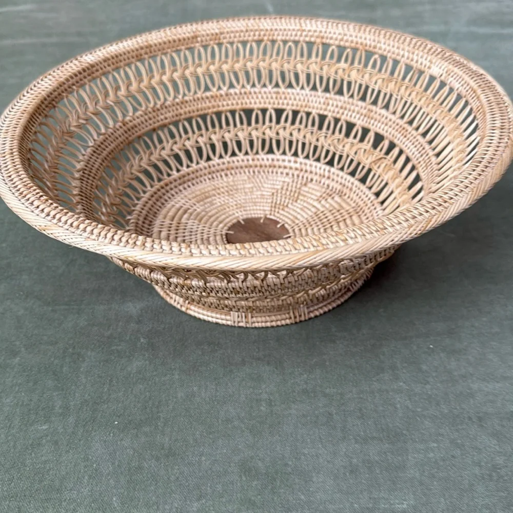 Hand Woven large Rattan Decorative fruit Bowl basket